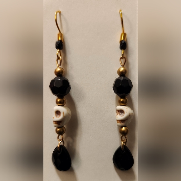 Handmade dangle skull earrings - Picture 6 of 8